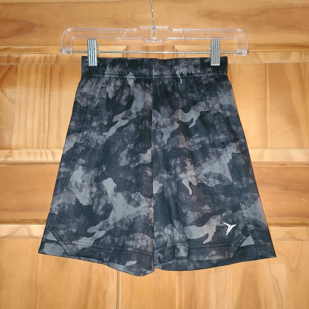 5/$20 Boys Old Navy Active Go-Dry Black Camo Mesh Shorts